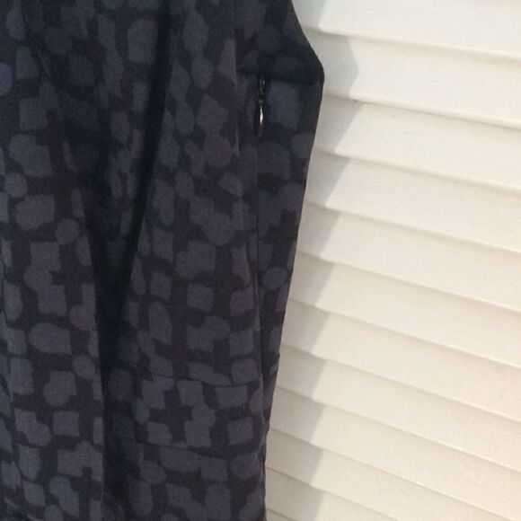 NWOT Trina Turk Tie Slight Flair Dress. Size 2 - Picture 11 of 16